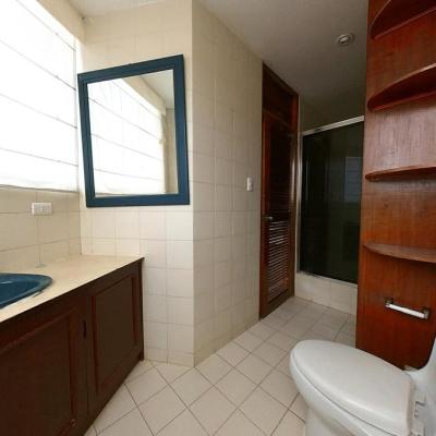 ALQUILER DE LINDA CASA DE 3 PISOS EN PIMENTEL